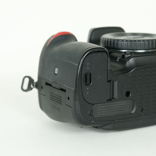 Nikon Digital Slr 35,077 D7200 F