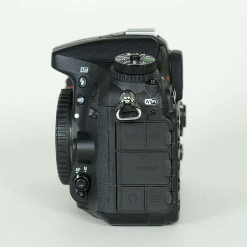Nikon Digital Slr 35,077 D7200 F