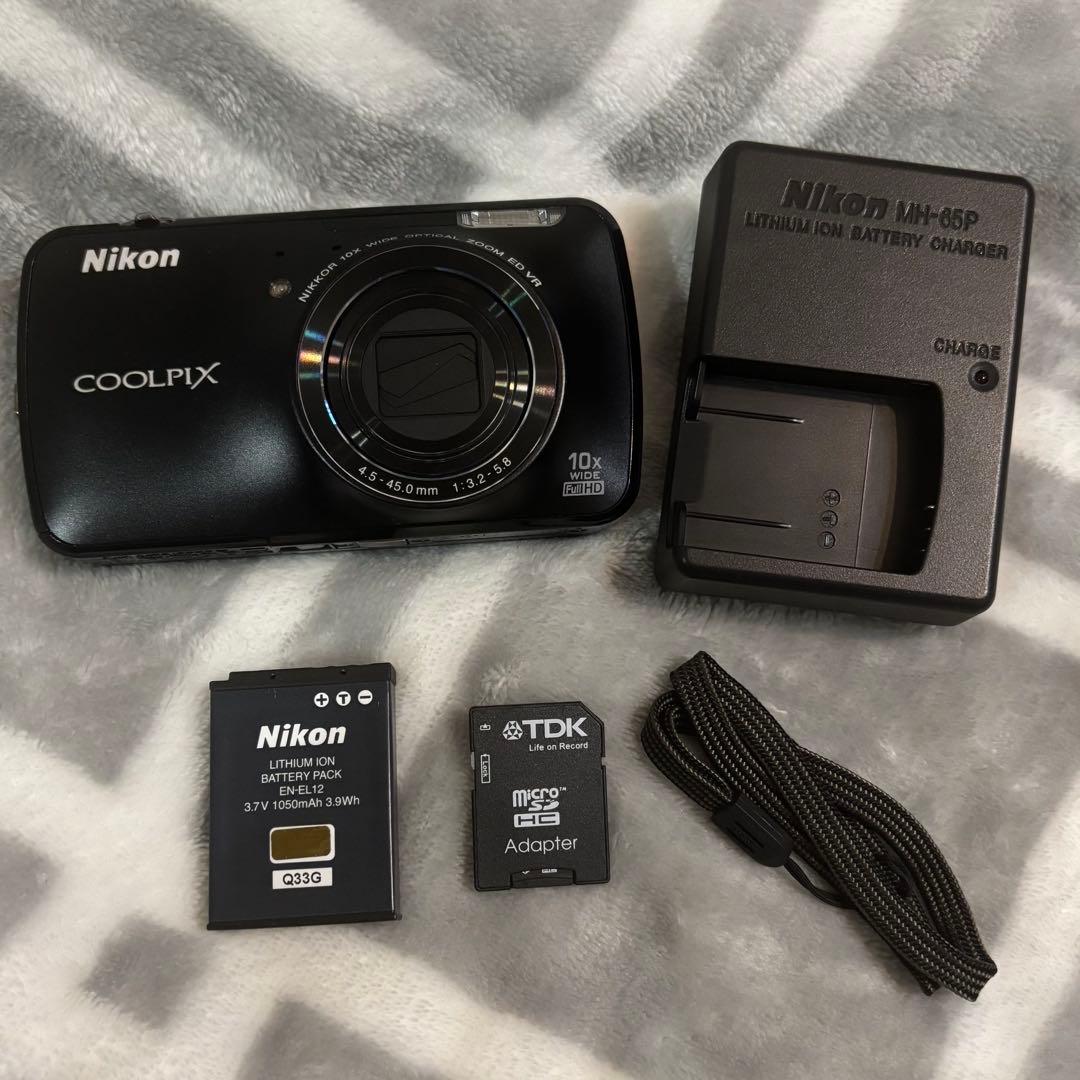Nikon Compact Digital Camera Coolpix S800C