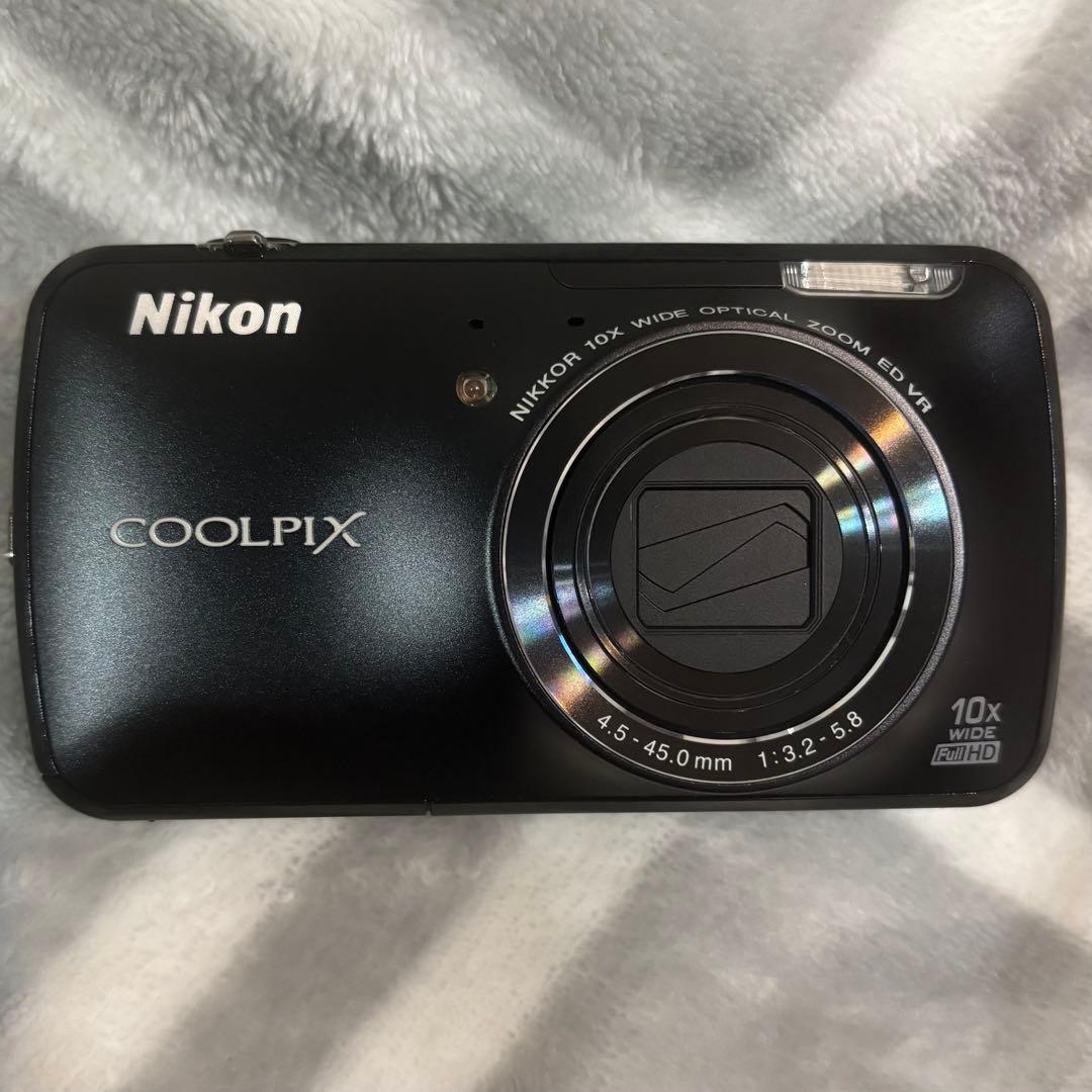 Nikon Compact Digital Camera Coolpix S800C