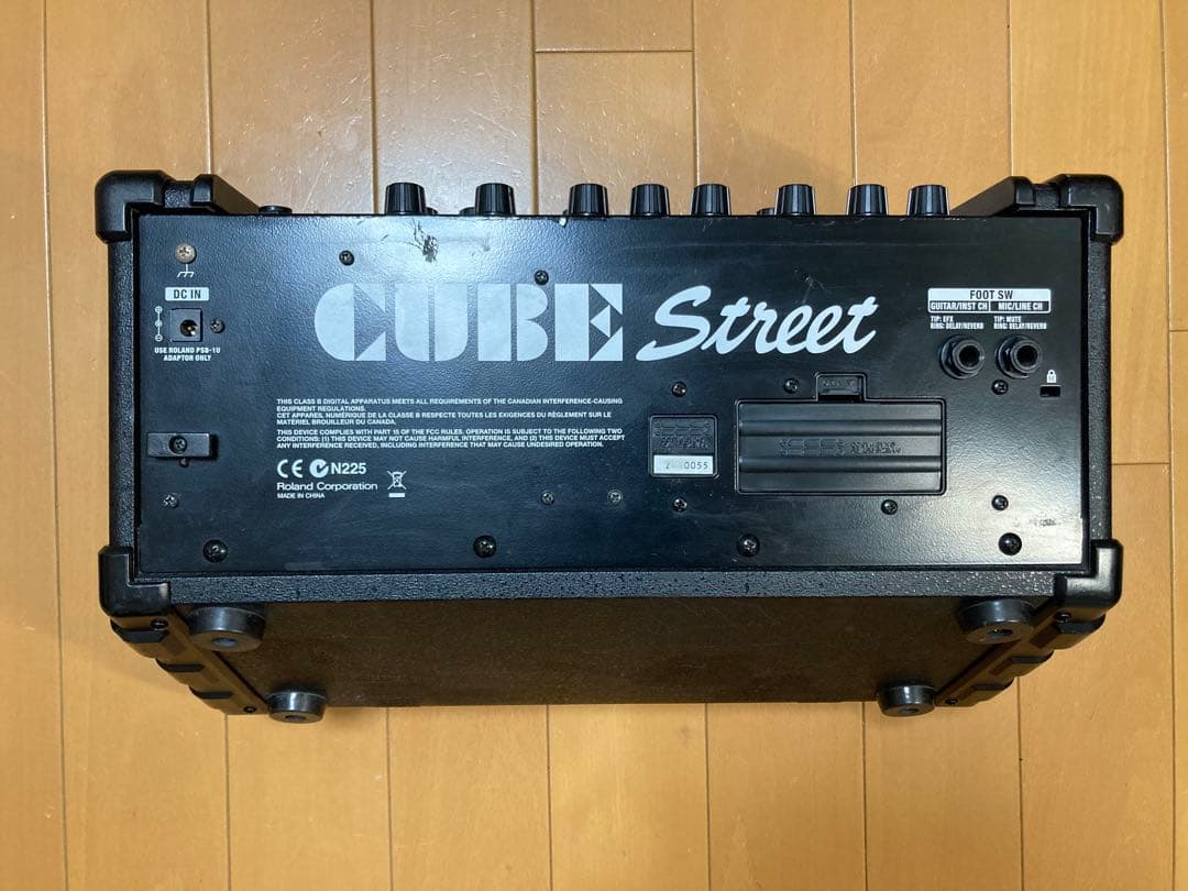 Roland Guitar Amplifiers Cube Street