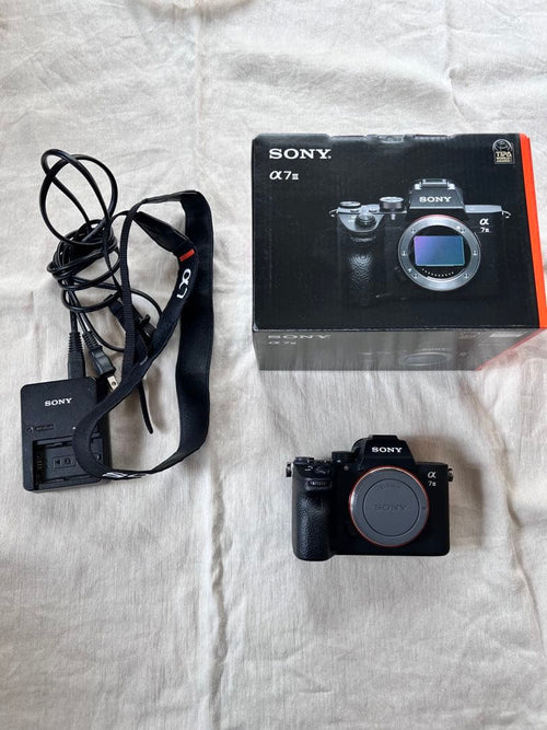 Sony Mirrorless Interchangeable Lens Cameras 7 Iii Ilce-7M3