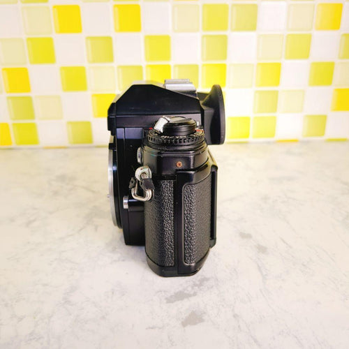 Nikon Slr Camera (Film) Fg
