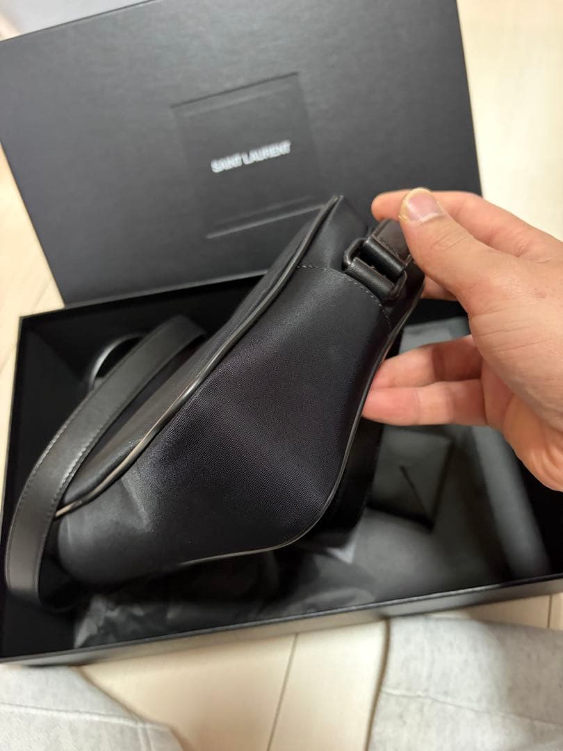 Saint Laurent Paris Shoulder Bags