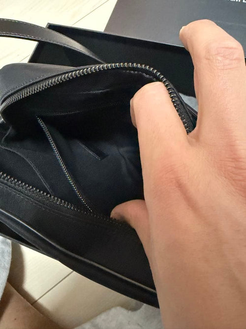 Saint Laurent Paris Shoulder Bags