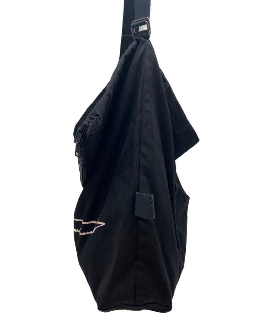 Yohji Yamamoto Shoulder Bags