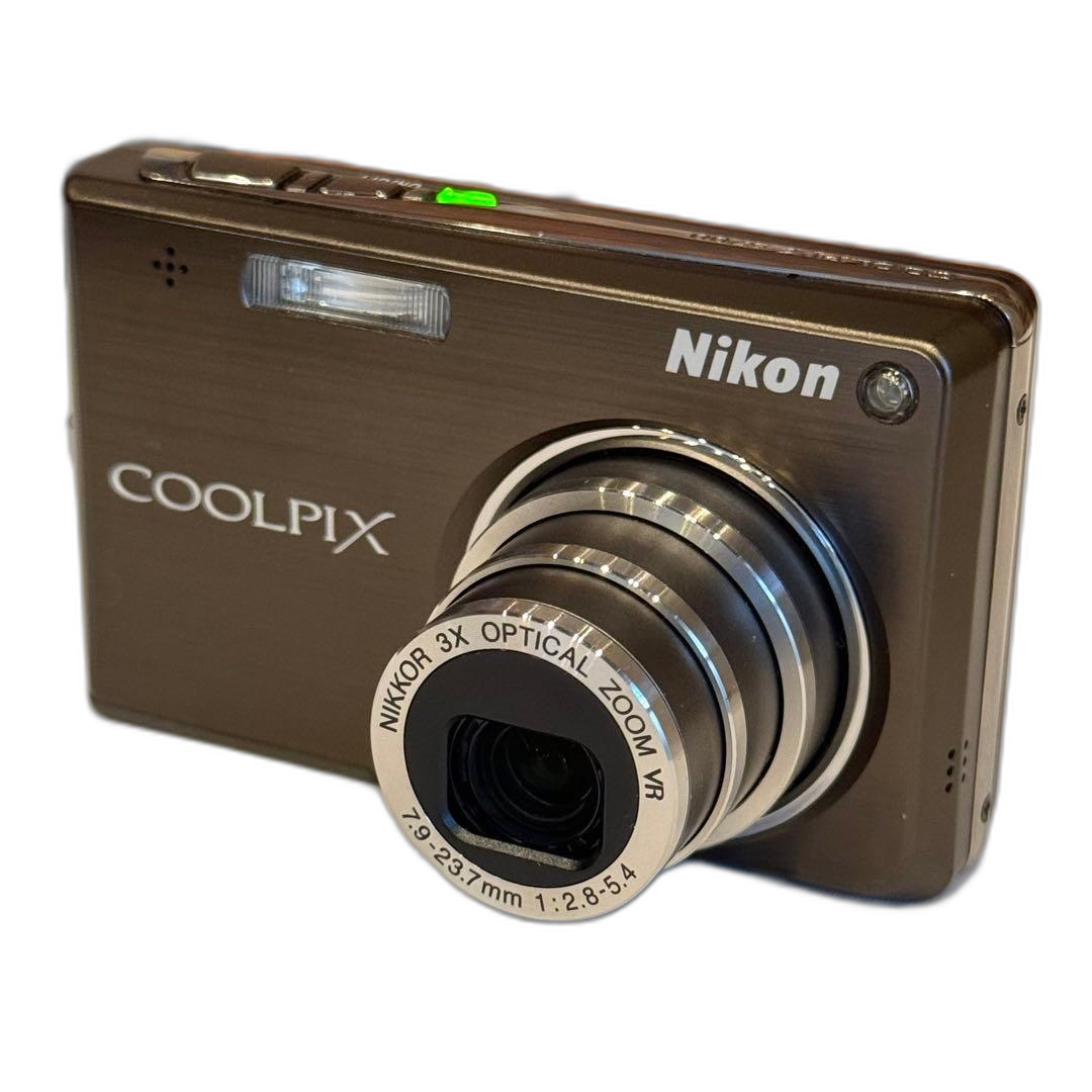 Nikon Compact Digital Camera Coolpix S700
