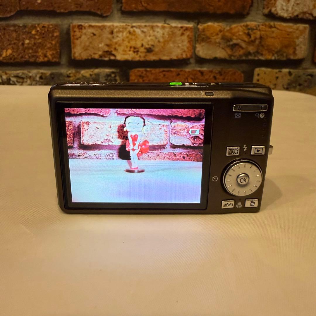 Nikon Compact Digital Camera Coolpix S700