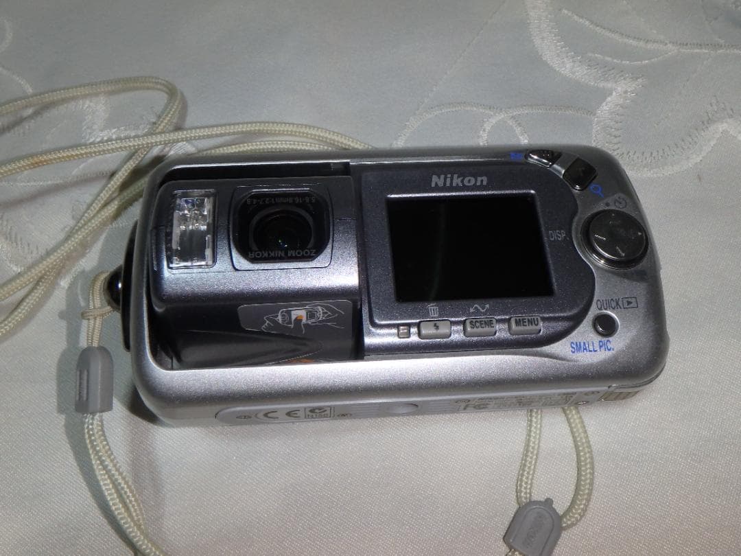 Nikon Compact Digital Camera E3500 Coolpix