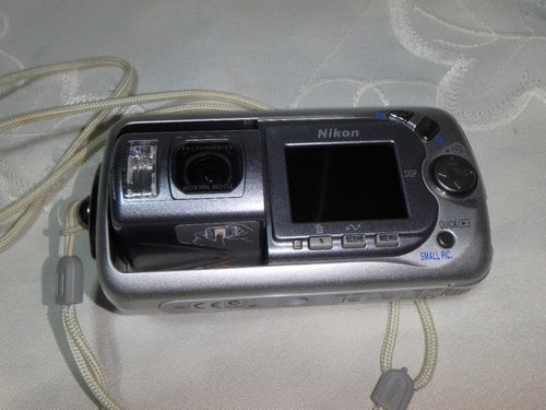 Nikon Compact Digital Camera E3500 Coolpix