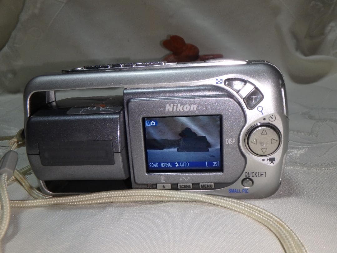 Nikon Compact Digital Camera E3500 Coolpix
