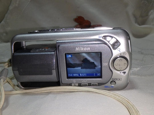 Nikon Compact Digital Camera E3500 Coolpix