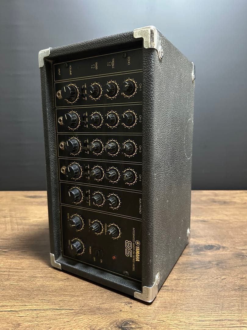 Yamaha Analog Mixer Em-85 Pa