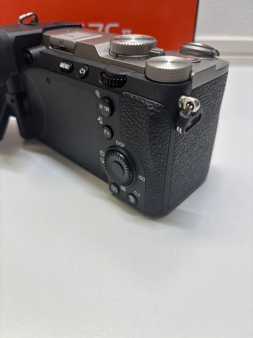 Sony Mirrorless Interchangeable Lens Cameras 7Cii 2700