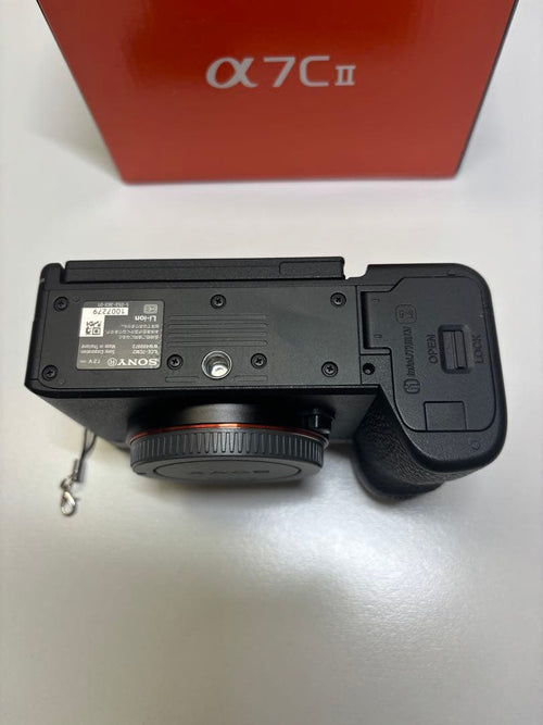 Sony Mirrorless Interchangeable Lens Cameras 7Cii 2700