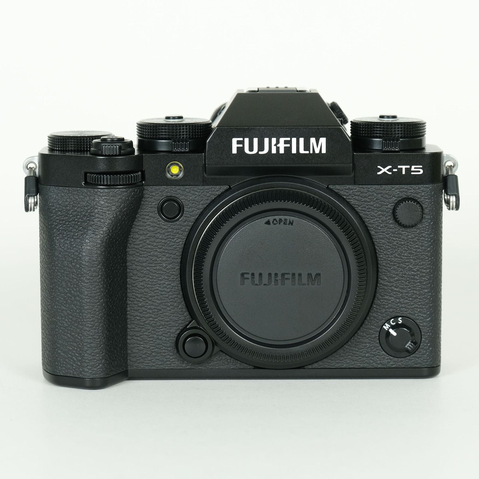 Fujifilm Mirrorless Interchangeable Lips 520 X-T5 X