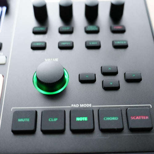 Roland Rhythm Machines Mc-707 Groovebox