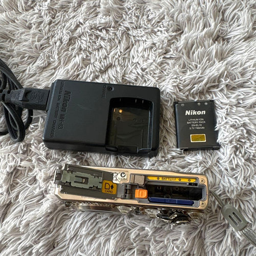 Nikon Compact Digital Camera Coolpix S600