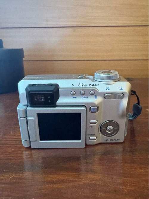 Pentax Compact Digital Cameras 750Z Ccd