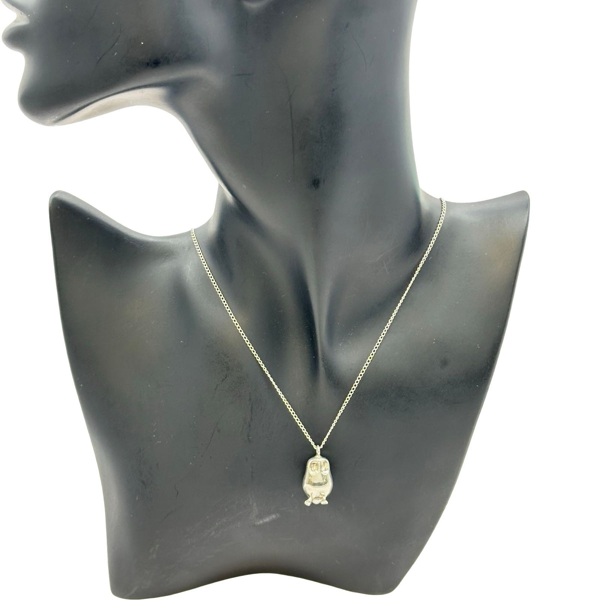 necklace interior details
