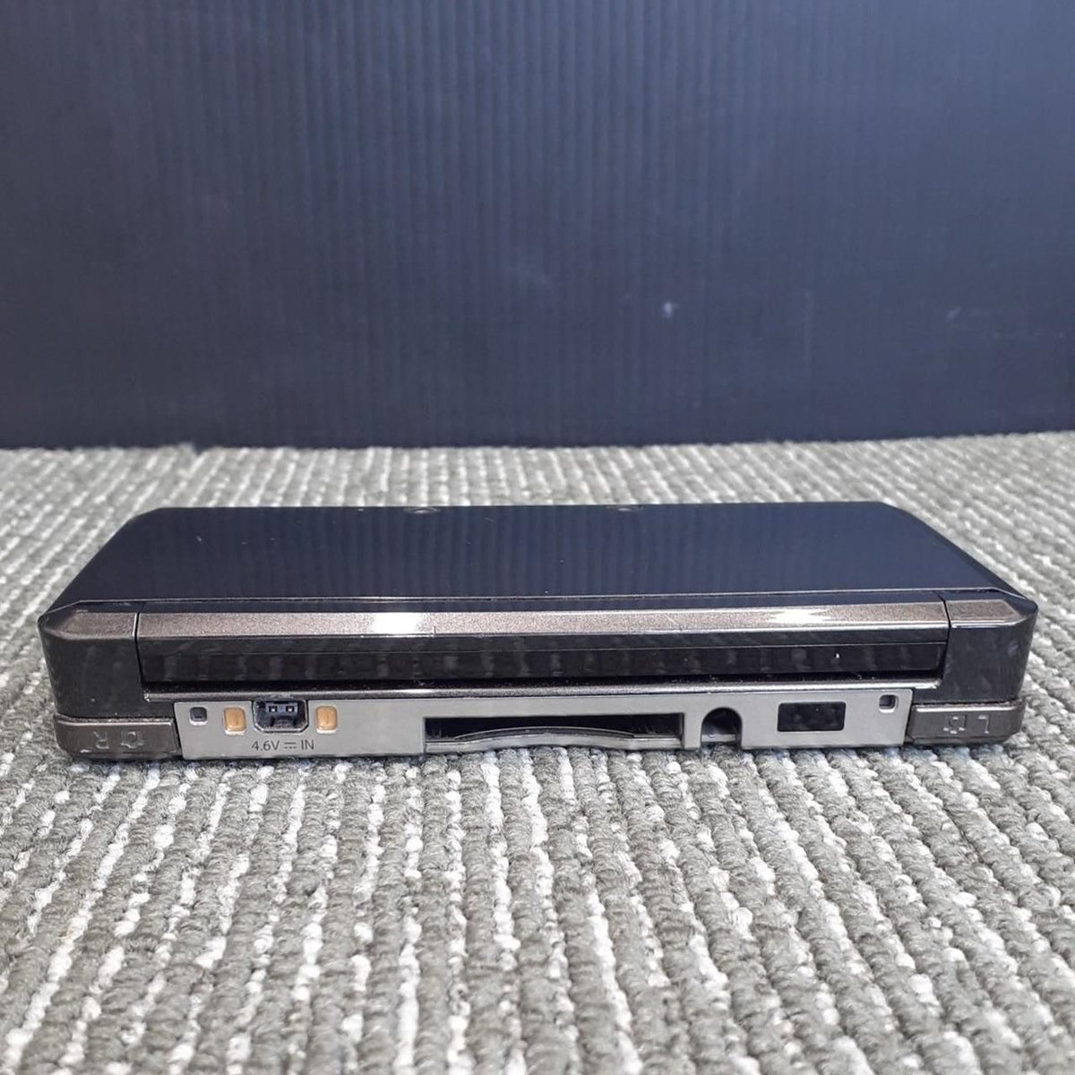 nintendo ctr-001 handheld console side view
