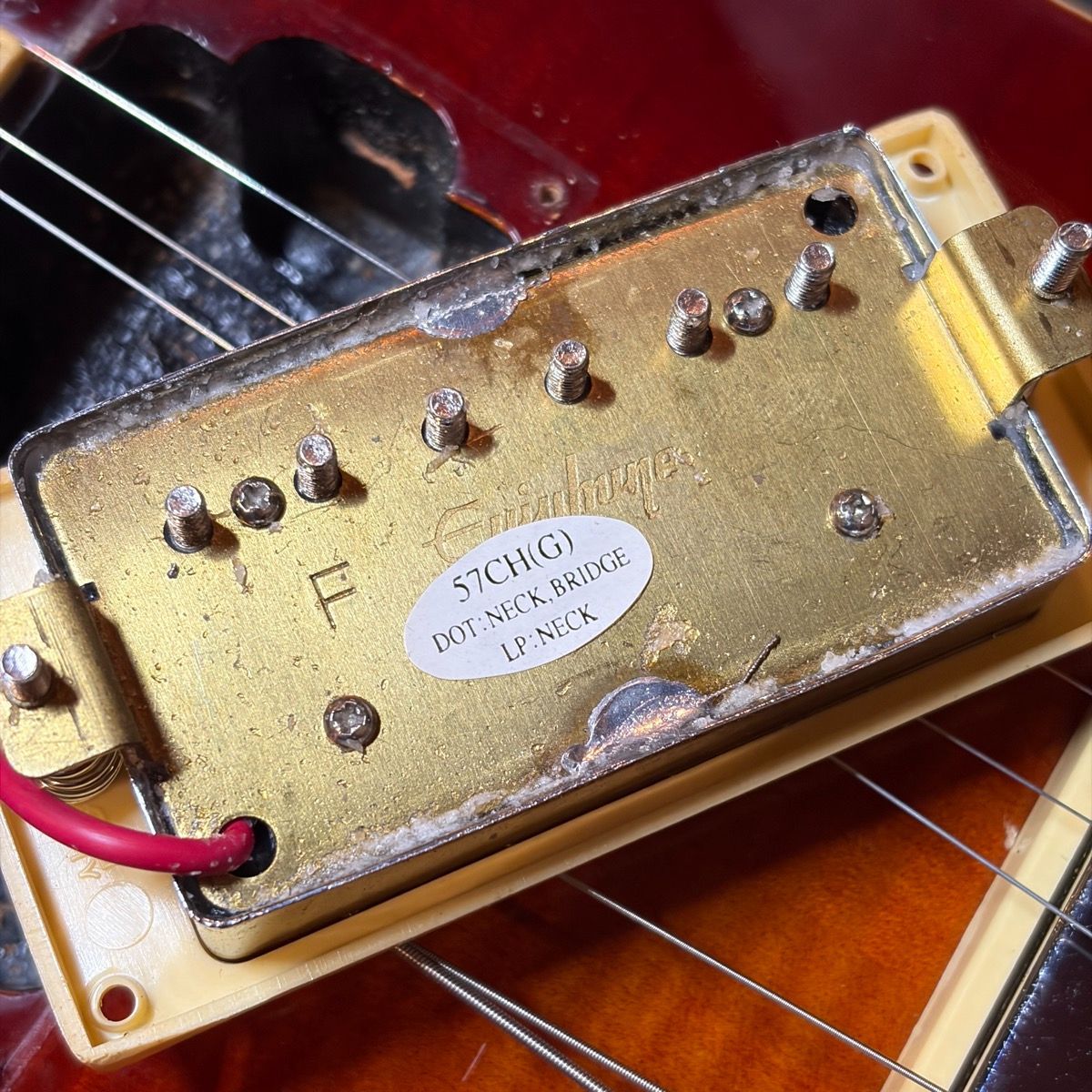 epiphone electric guitar markings and labels