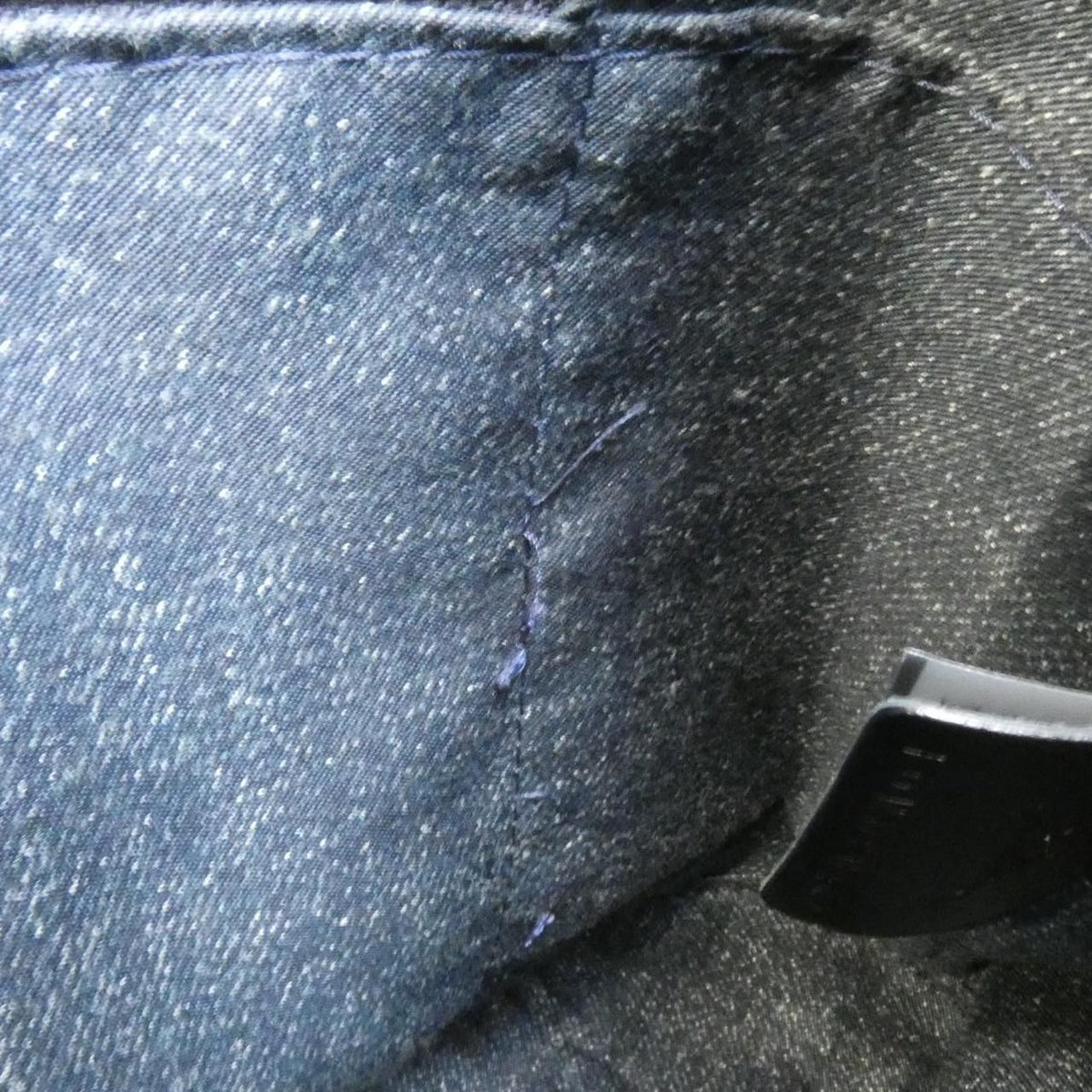 longchamp black handbag functional details