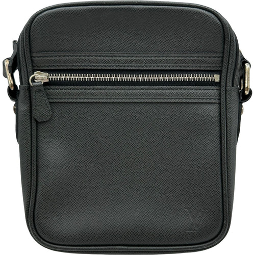 louis vuitton m32462 shoulder bag front view