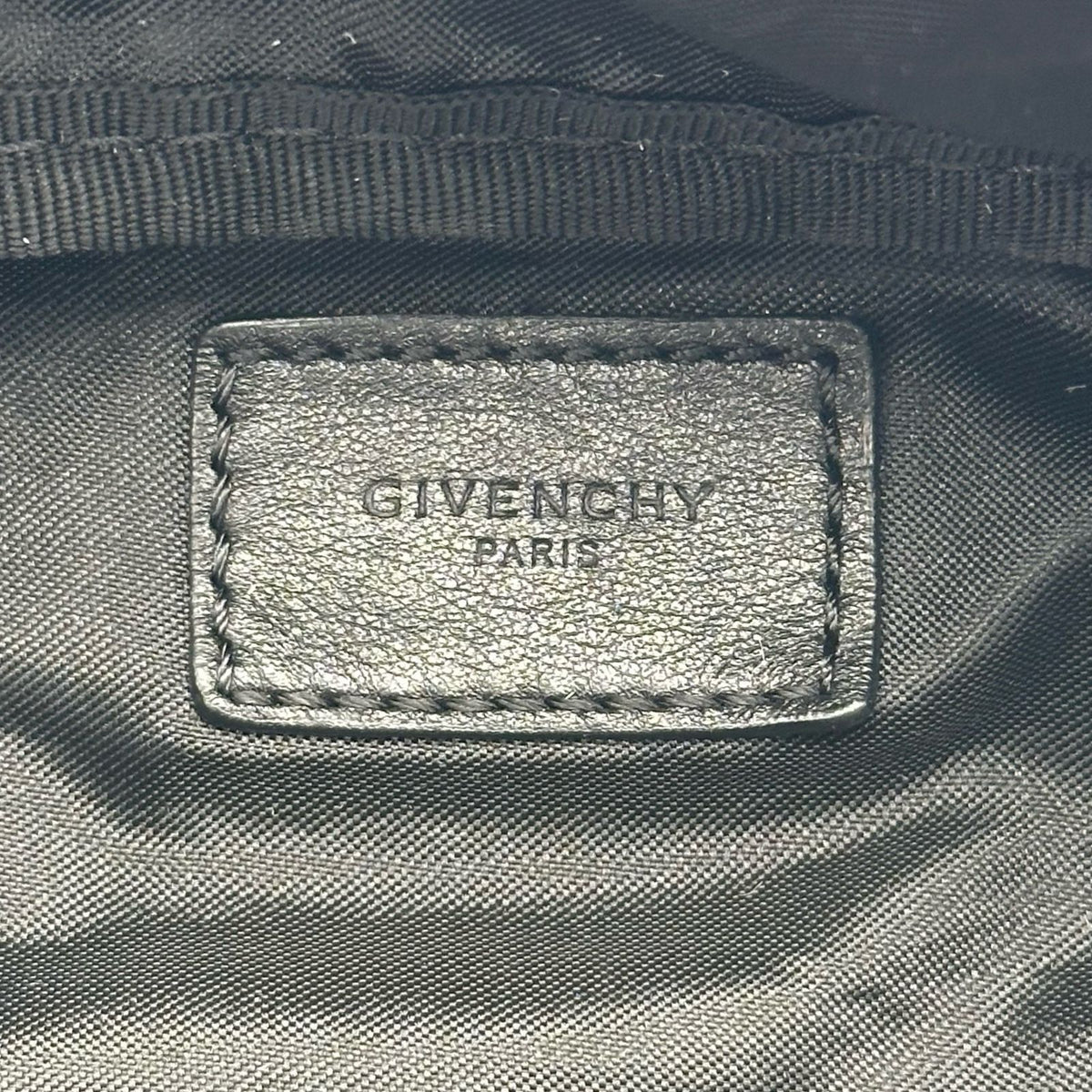 givenchy shoulder bag functional details