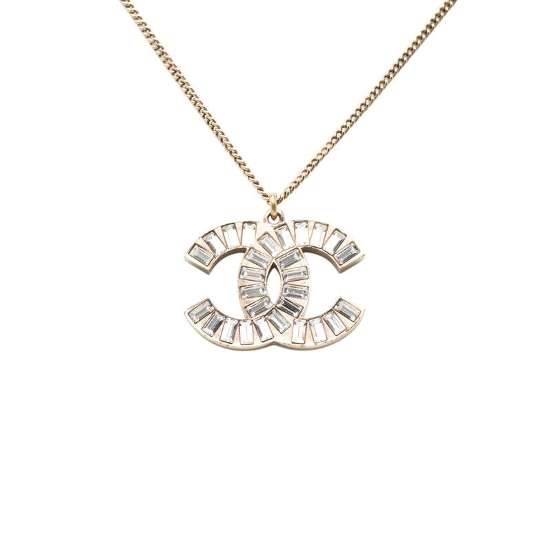 chanel necklace front view
