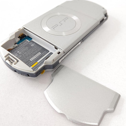 sony psp-2000 handheld console interior details