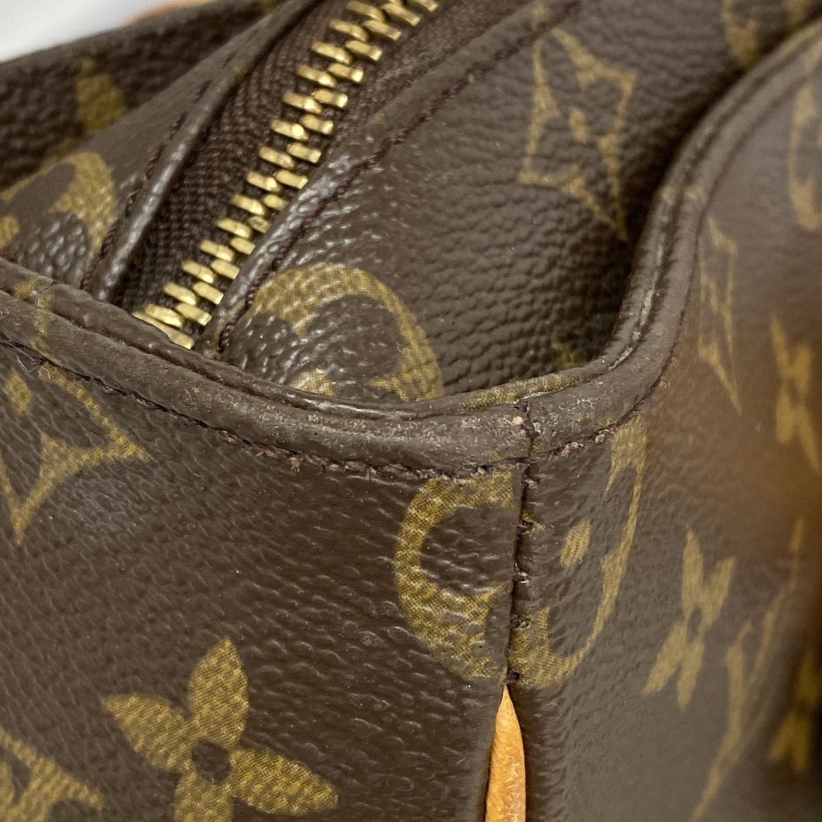 louis vuitton m51162 shoulder bag functional details