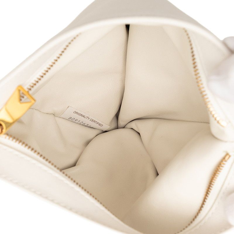 bottega veneta handbag side view