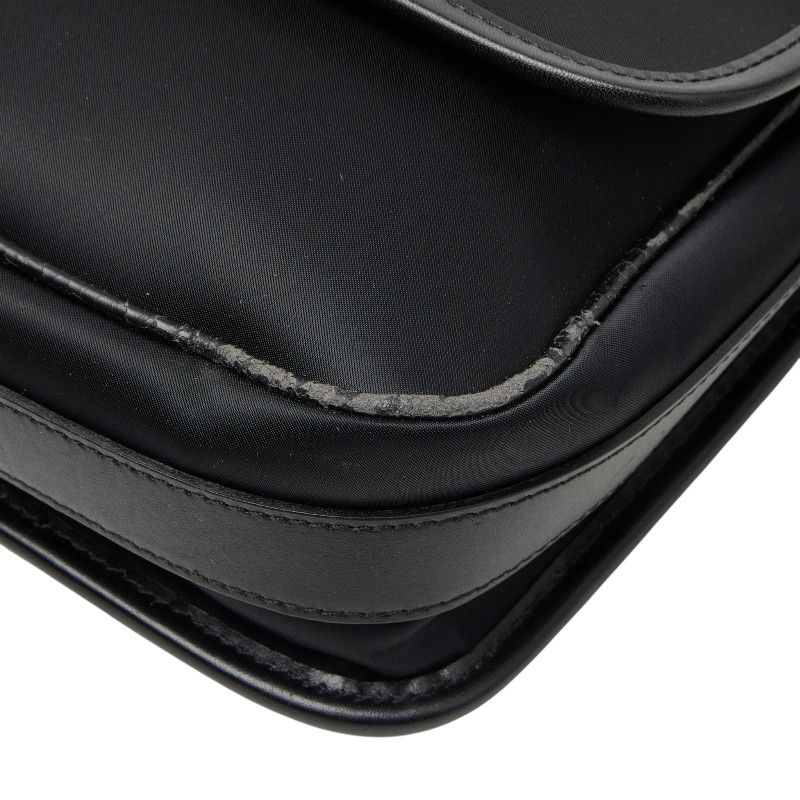 burberry shoulder bag side view