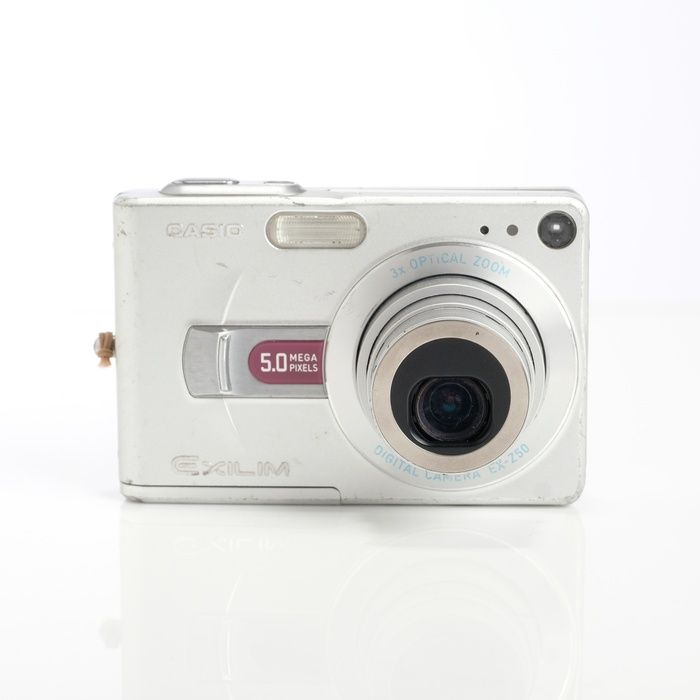 Casio EX-Z50 Compact Digital Camera