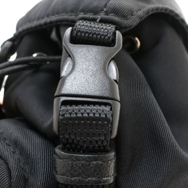 prada 2tt061 keychain interior details