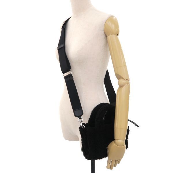 marc jacobs h011m12fa22 shoulder bag markings and labels