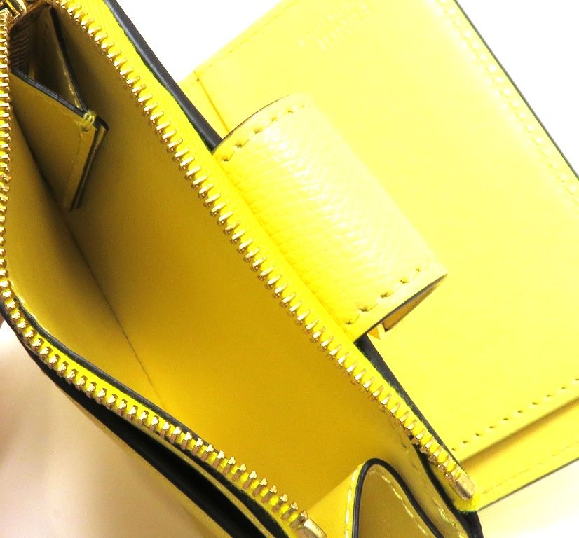 fendi 8m0490 wallet accessories included