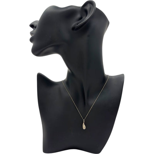 necklace functional details