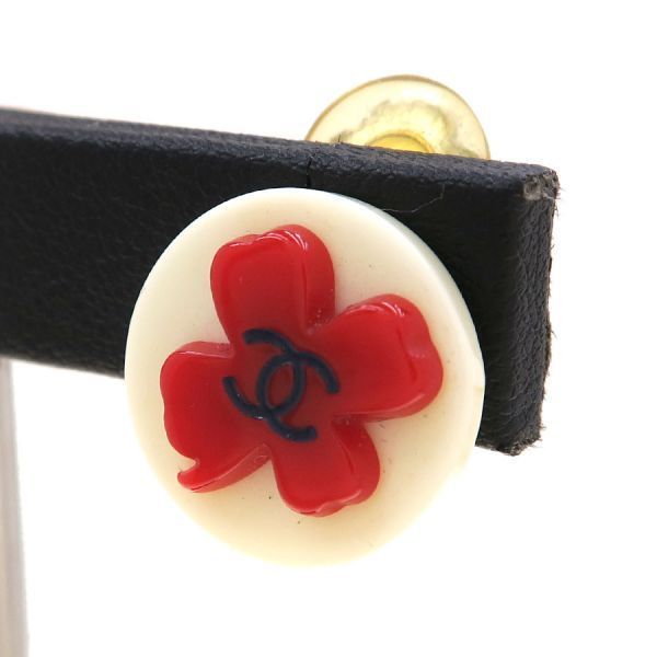 chanel earrings rear view