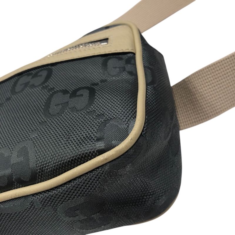 gucci grey shoulder bag interior details