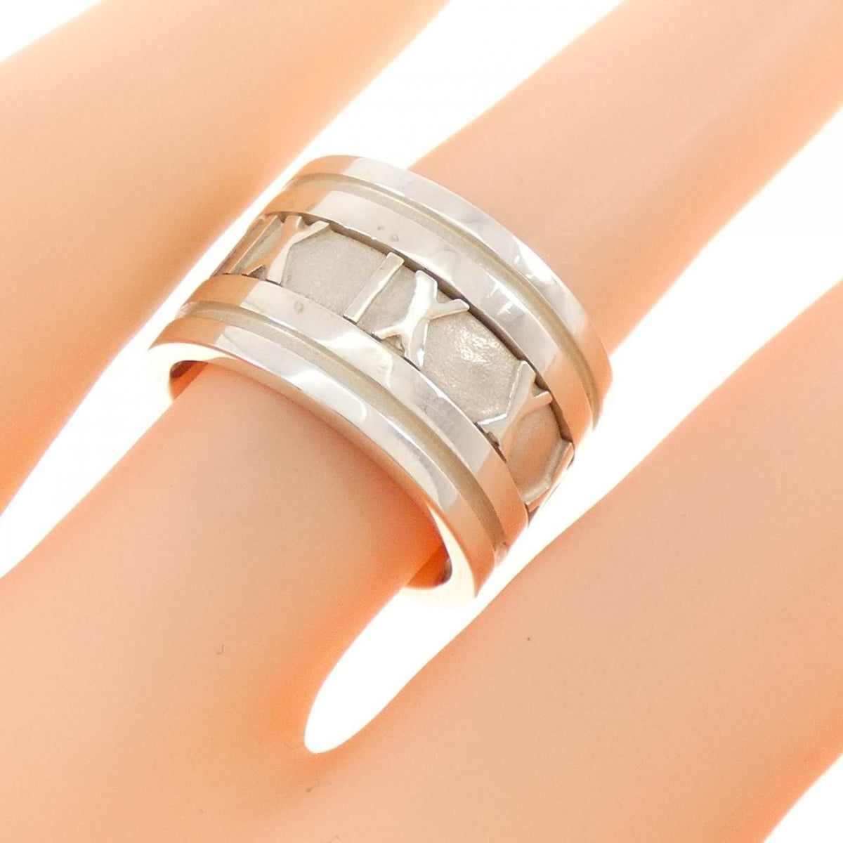 tiffany ring accessories included