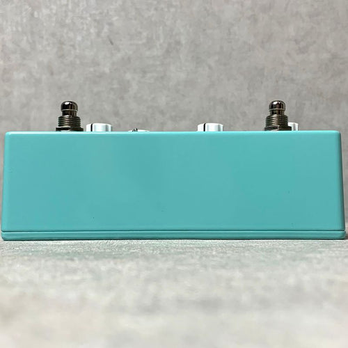 white guitar effector condition details