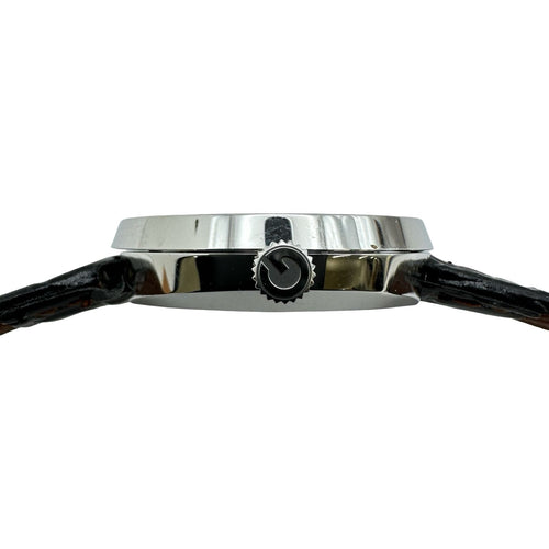 gucci watch side view