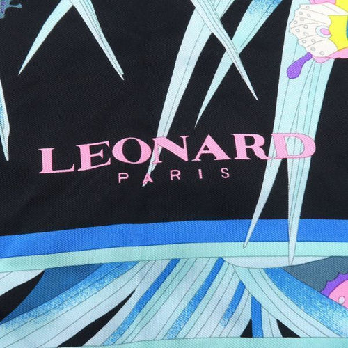 leonard scarf rear view