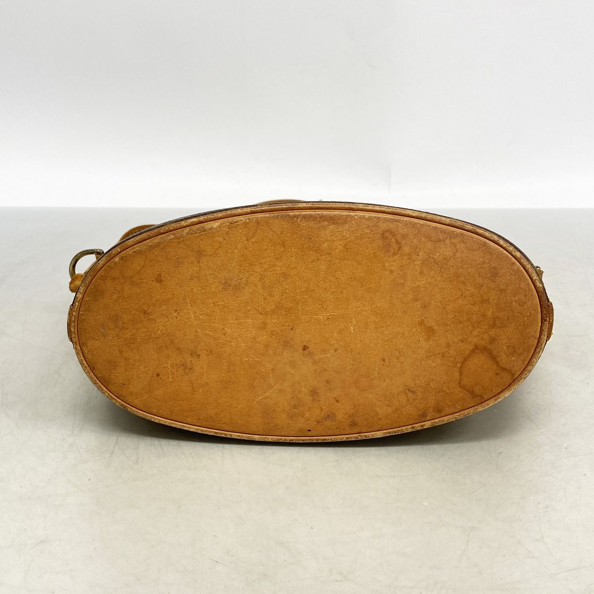 louis vuitton m51290 shoulder bag rear view