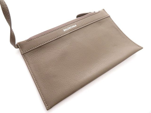 balenciaga beige tote bag markings and labels