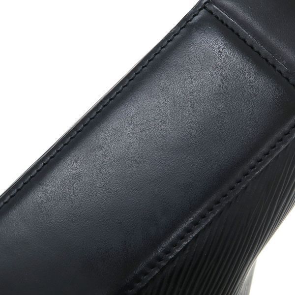 louis vuitton m52162 shoulder bag interior details