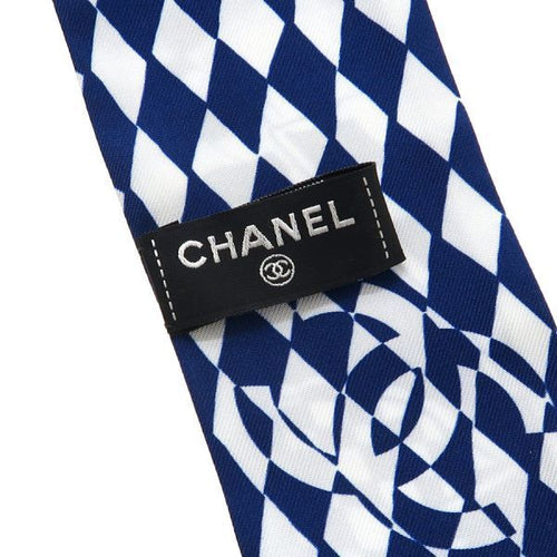 chanel scarf functional details