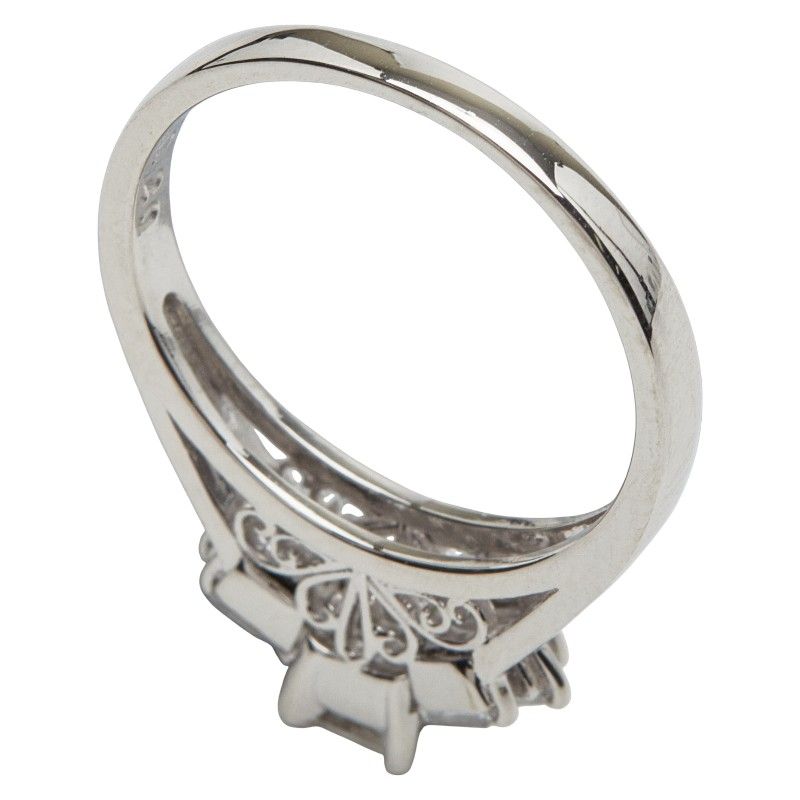 tasaki ring accessories included